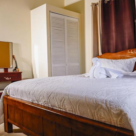 Ivs Bed And Breakfast 킹스톤 외부 사진