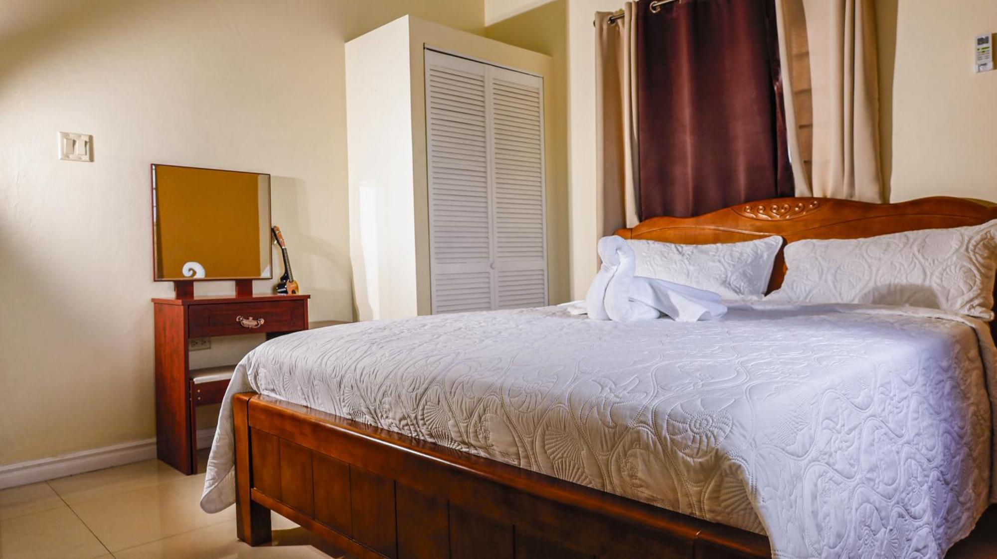 Ivs Bed And Breakfast 킹스톤 외부 사진